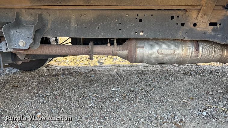 image for item DK0170 2022 Ford F350 Super Duty flatbed pickup truck