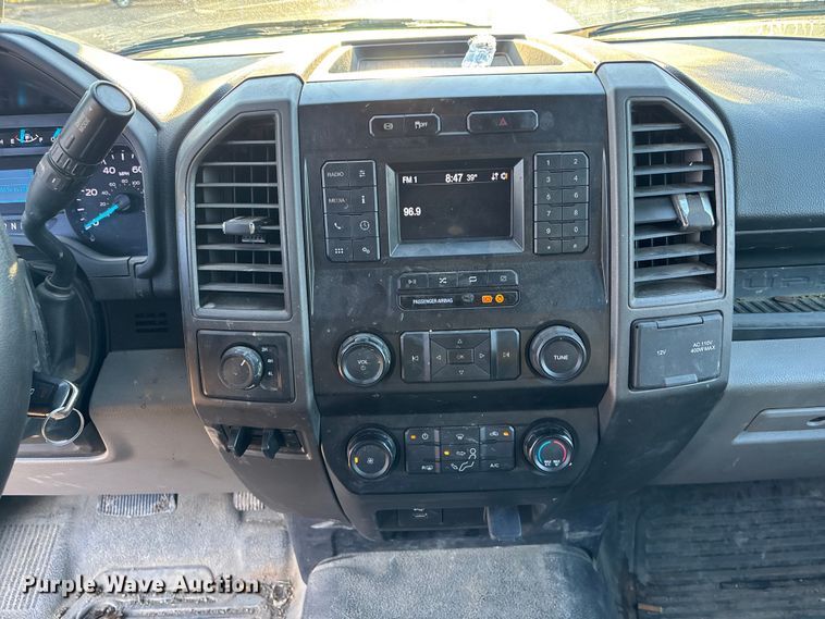 image for item DK0170 2022 Ford F350 Super Duty flatbed pickup truck