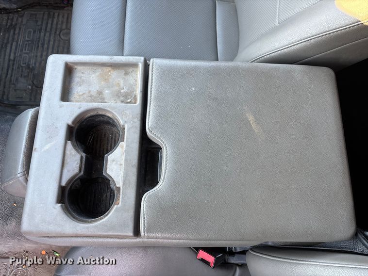 image for item DK0170 2022 Ford F350 Super Duty flatbed pickup truck