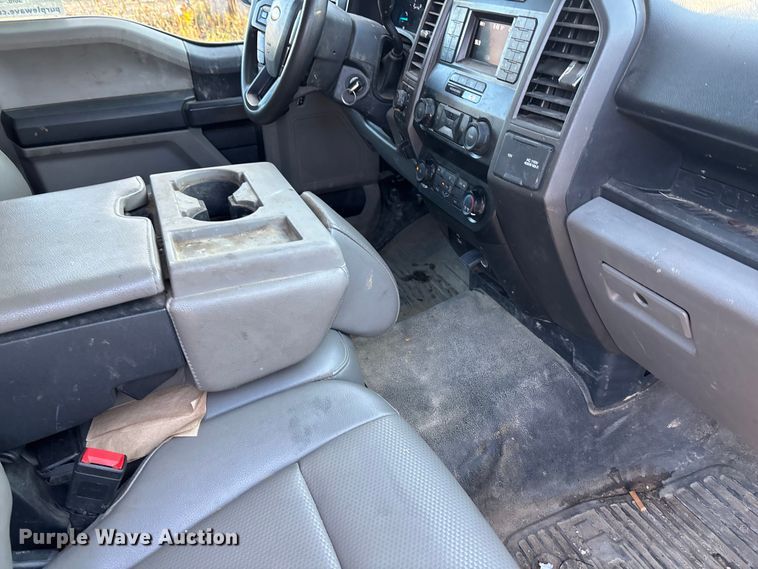 image for item DK0170 2022 Ford F350 Super Duty flatbed pickup truck