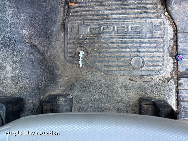 image for item DK0170 2022 Ford F350 Super Duty flatbed pickup truck