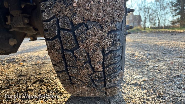 image for item DK0170 2022 Ford F350 Super Duty flatbed pickup truck