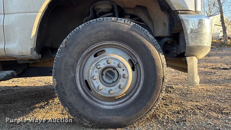 image for item DK0170 2022 Ford F350 Super Duty flatbed pickup truck