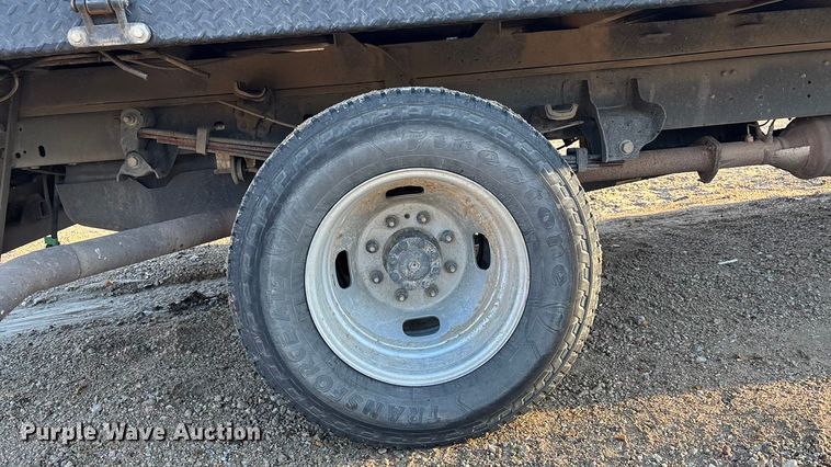 image for item DK0170 2022 Ford F350 Super Duty flatbed pickup truck