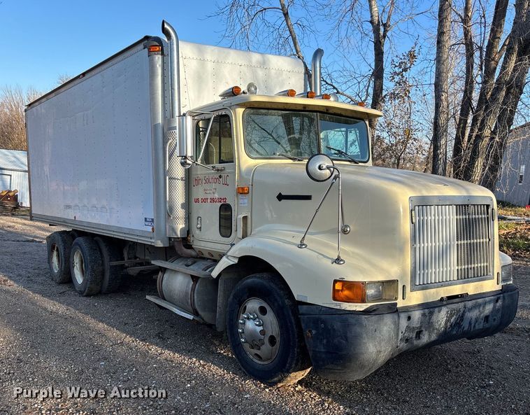 image for item DK0171 1994 International 9200 9200 box truck