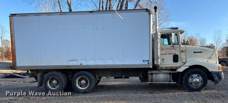 image for item DK0171 1994 International 9200 9200 box truck