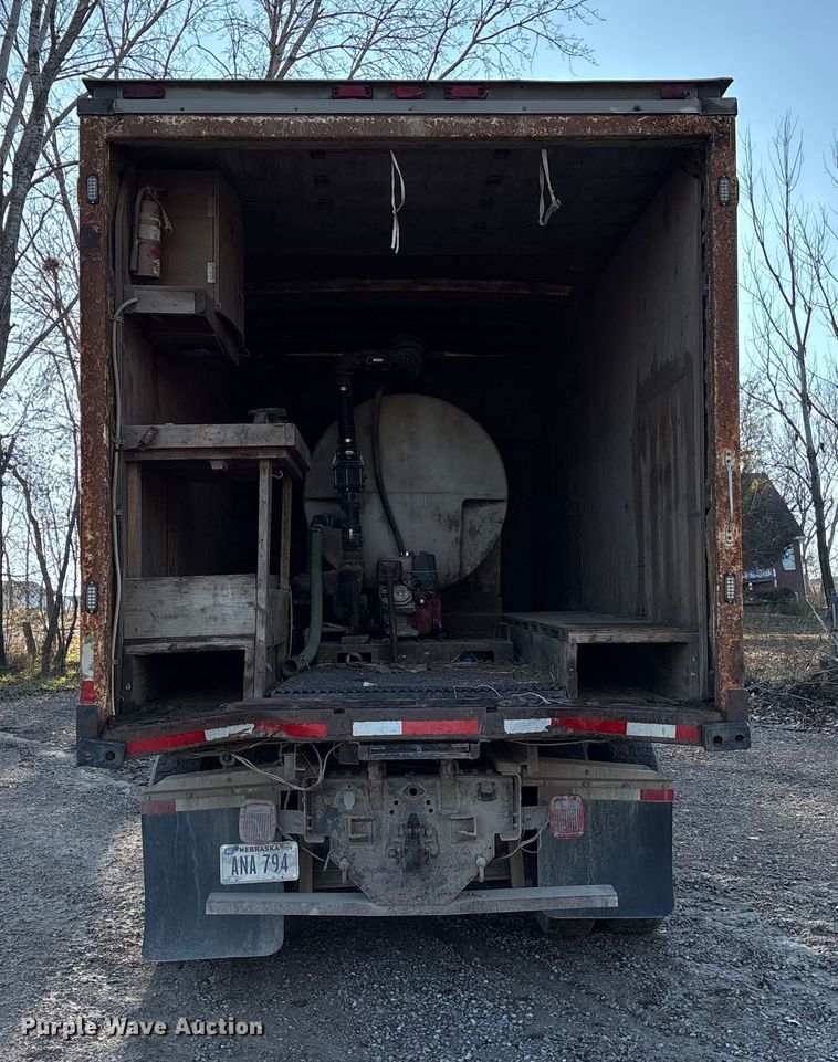 image for item DK0171 1994 International 9200 9200 box truck