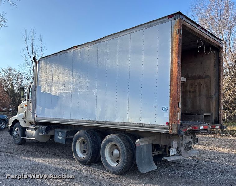 image for item DK0171 1994 International 9200 9200 box truck