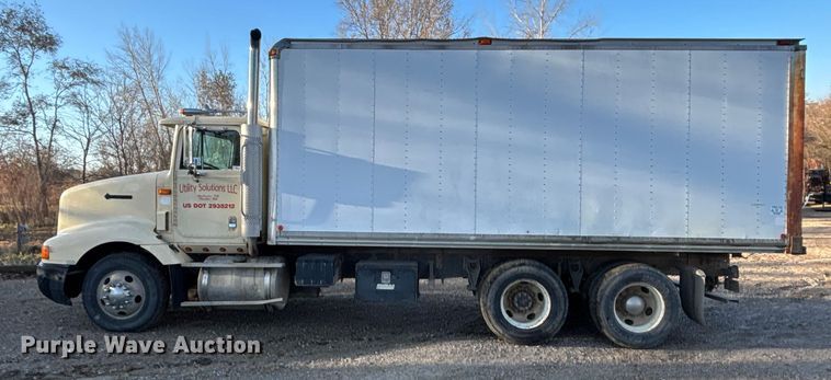 image for item DK0171 1994 International 9200 9200 box truck