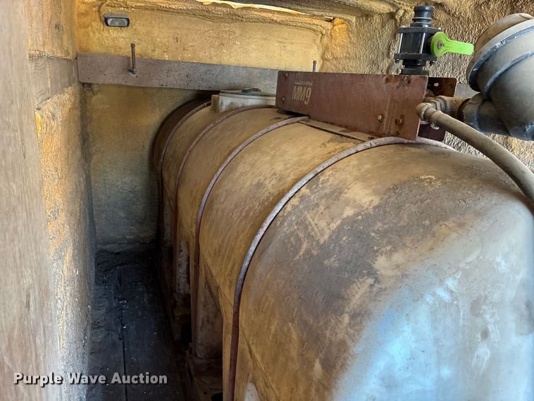 image for item DK0171 1994 International 9200 9200 box truck