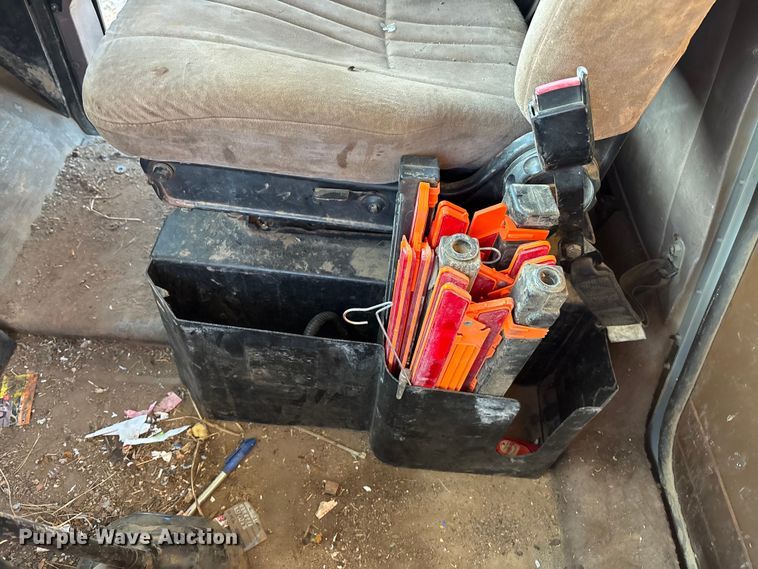 image for item DK0171 1994 International 9200 9200 box truck