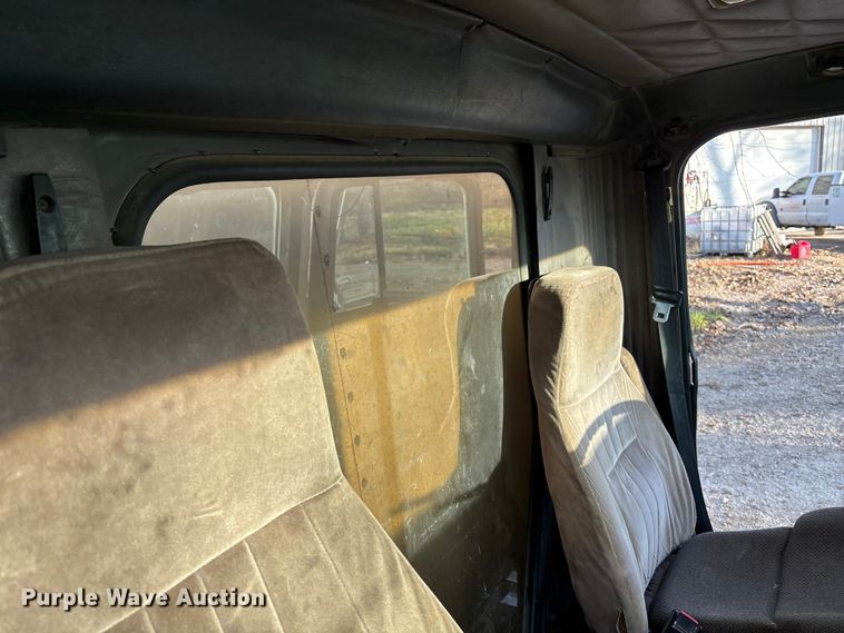 image for item DK0171 1994 International 9200 9200 box truck