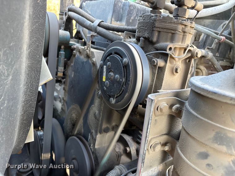 image for item DK0171 1994 International 9200 9200 box truck