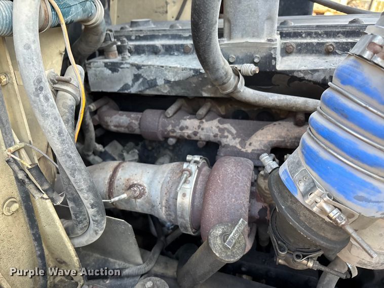 image for item DK0171 1994 International 9200 9200 box truck