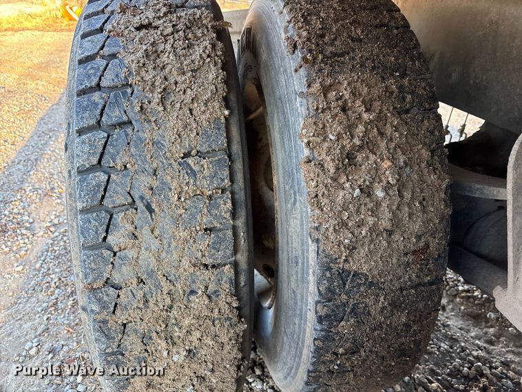 image for item DK0171 1994 International 9200 9200 box truck