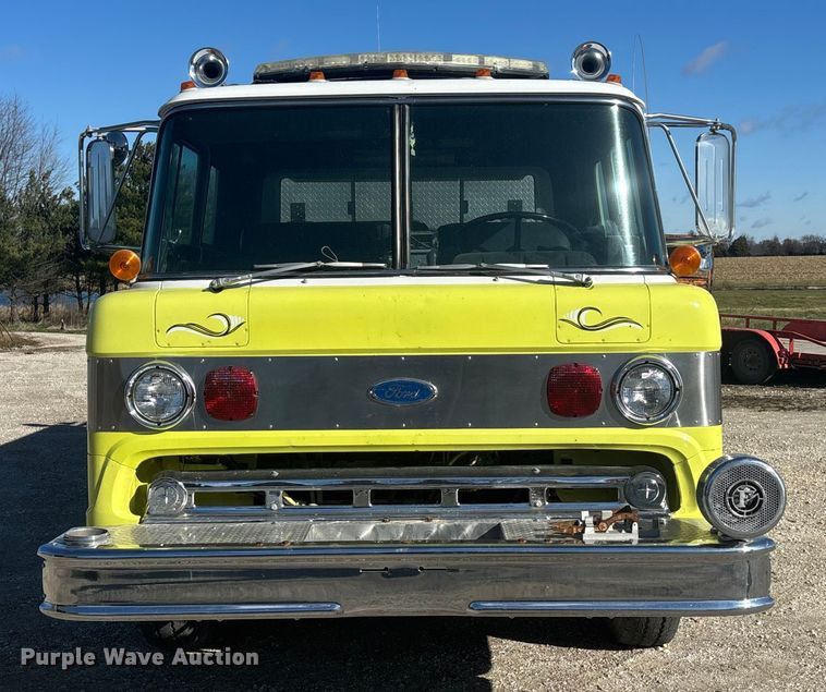 image for item DK0199 1986 Ford C8000 fire truck