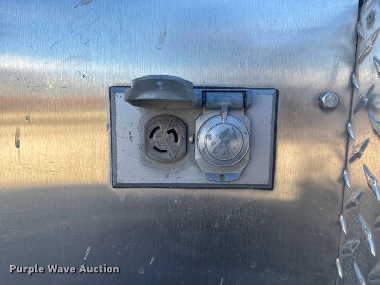 image for item DK0199 1986 Ford C8000 fire truck