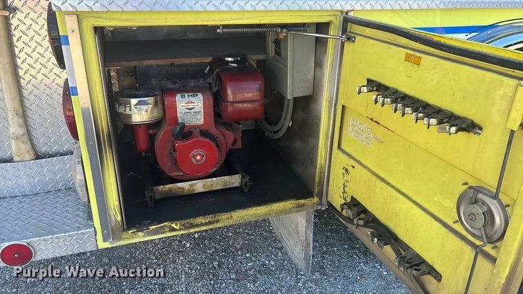 image for item DK0199 1986 Ford C8000 fire truck