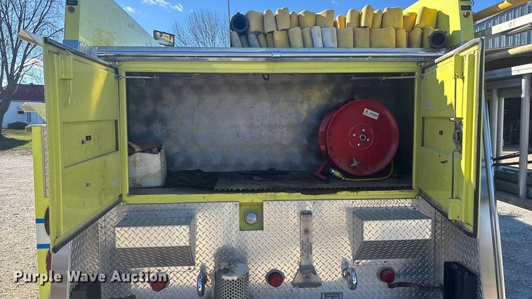 image for item DK0199 1986 Ford C8000 fire truck