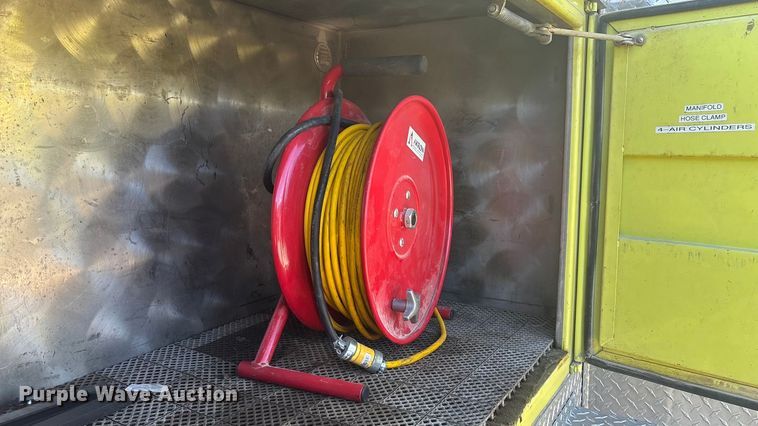 image for item DK0199 1986 Ford C8000 fire truck