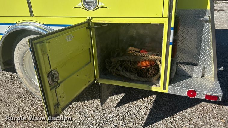 image for item DK0199 1986 Ford C8000 fire truck