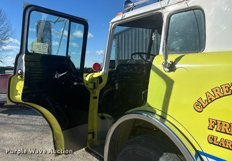 image for item DK0199 1986 Ford C8000 fire truck