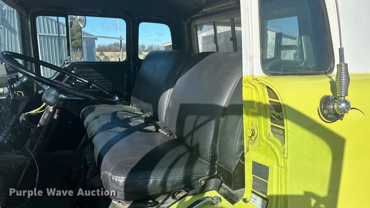 image for item DK0199 1986 Ford C8000 fire truck