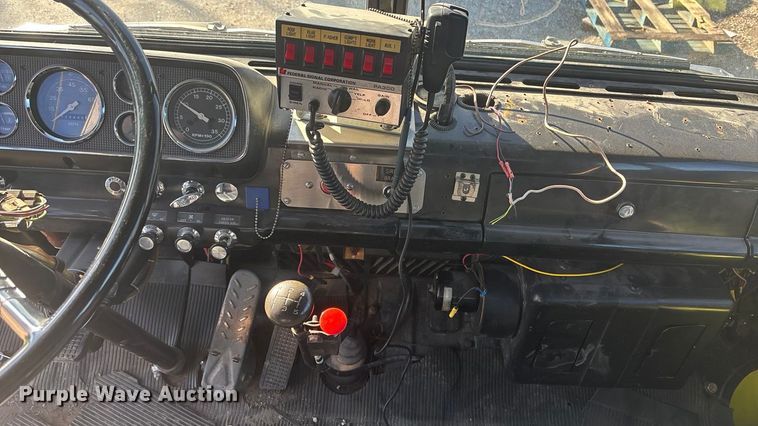 image for item DK0199 1986 Ford C8000 fire truck