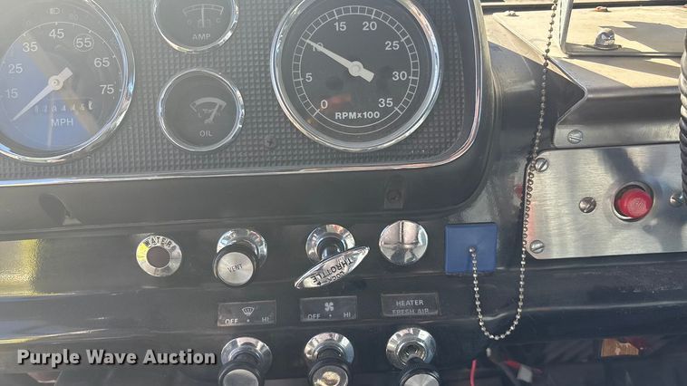 image for item DK0199 1986 Ford C8000 fire truck