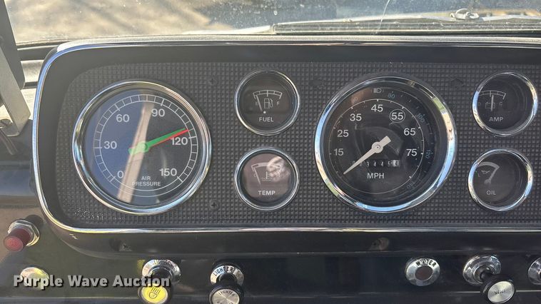 image for item DK0199 1986 Ford C8000 fire truck