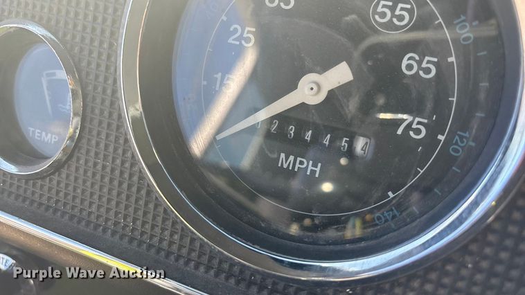 image for item DK0199 1986 Ford C8000 fire truck