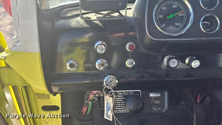 image for item DK0199 1986 Ford C8000 fire truck