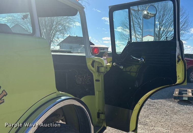 image for item DK0199 1986 Ford C8000 fire truck