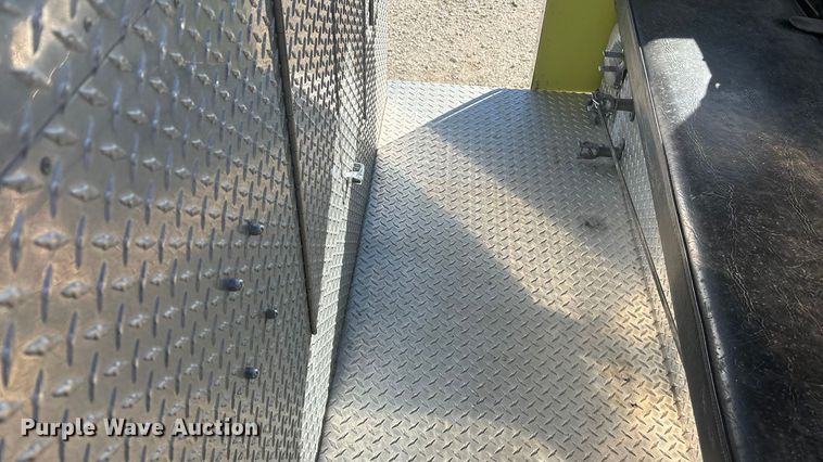 image for item DK0199 1986 Ford C8000 fire truck