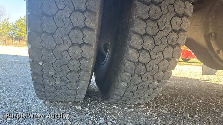 image for item DK0199 1986 Ford C8000 fire truck