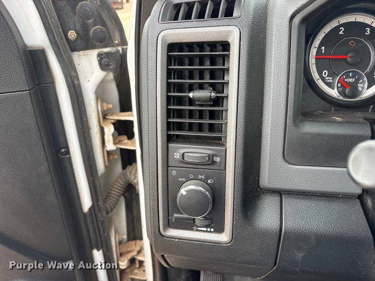 image for item DM1990 2017 RAM 3500HD Crew Cab flatbed pickup truck