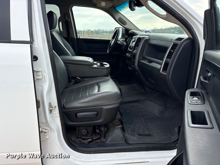 image for item DM1990 2017 RAM 3500HD Crew Cab flatbed pickup truck