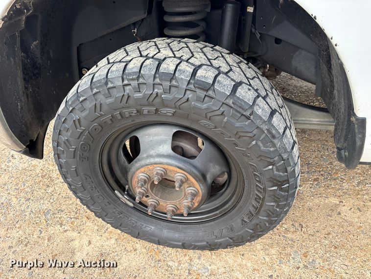 image for item DM1990 2017 RAM 3500HD Crew Cab flatbed pickup truck