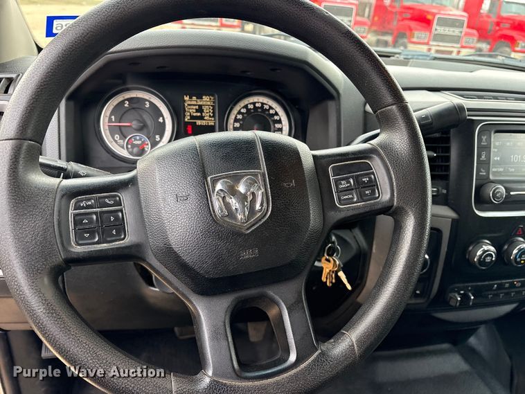 image for item DM1992 2016 RAM 3500HD Crew Cab flatbed pickup truck