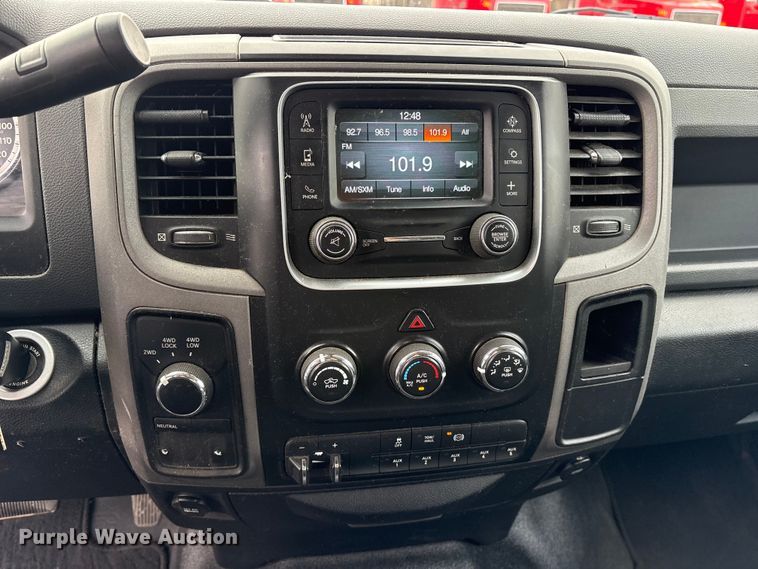 image for item DM1992 2016 RAM 3500HD Crew Cab flatbed pickup truck