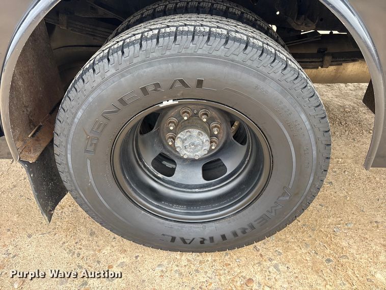 image for item DM1992 2016 RAM 3500HD Crew Cab flatbed pickup truck