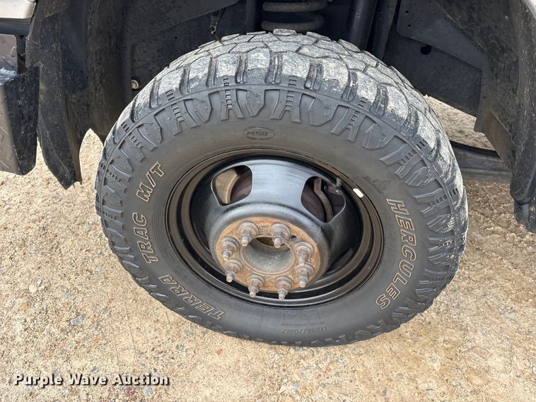 image for item DM1992 2016 RAM 3500HD Crew Cab flatbed pickup truck