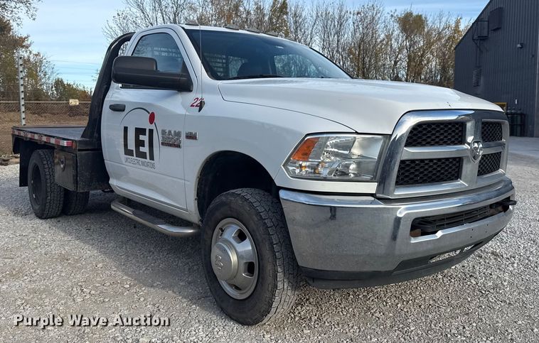 image for item DQ4146 2018 RAM 3500HD flatbed pickup truck