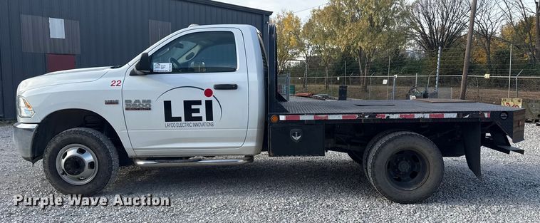 image for item DQ4146 2018 RAM 3500HD flatbed pickup truck