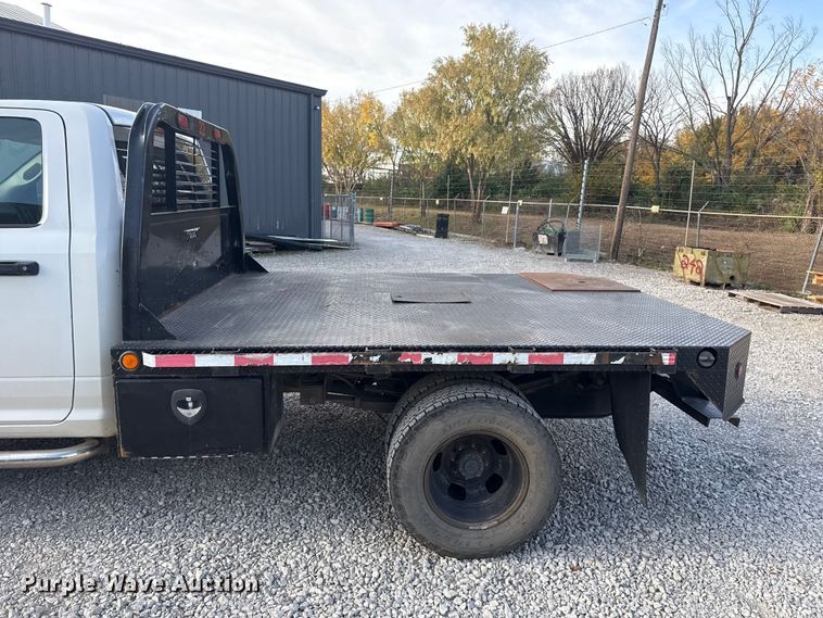 image for item DQ4146 2018 RAM 3500HD flatbed pickup truck