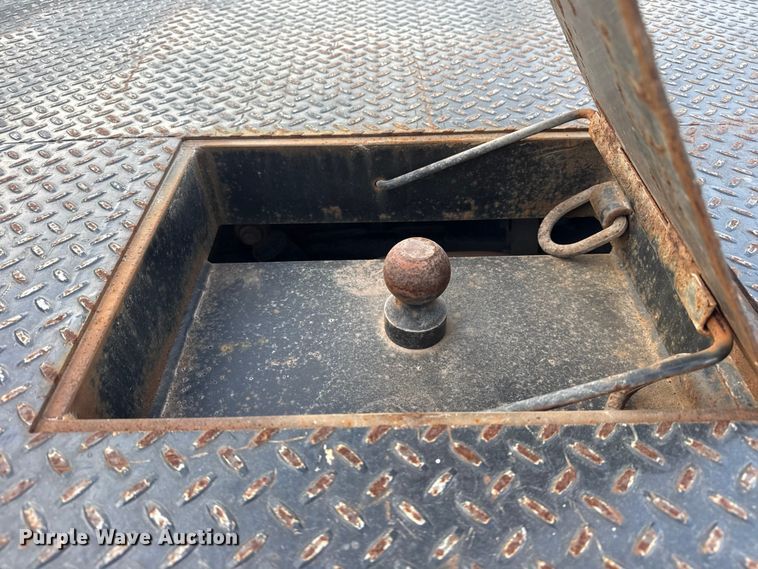 image for item DQ4146 2018 RAM 3500HD flatbed pickup truck