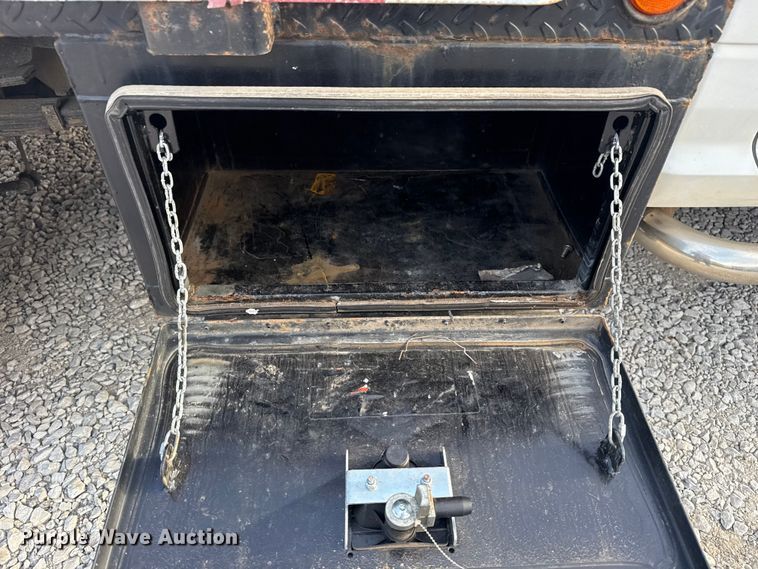 image for item DQ4146 2018 RAM 3500HD flatbed pickup truck