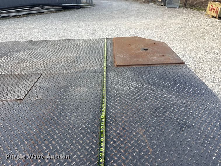 image for item DQ4146 2018 RAM 3500HD flatbed pickup truck