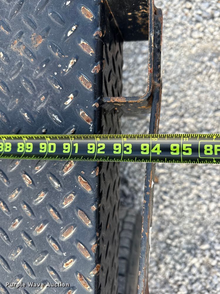 image for item DQ4146 2018 RAM 3500HD flatbed pickup truck