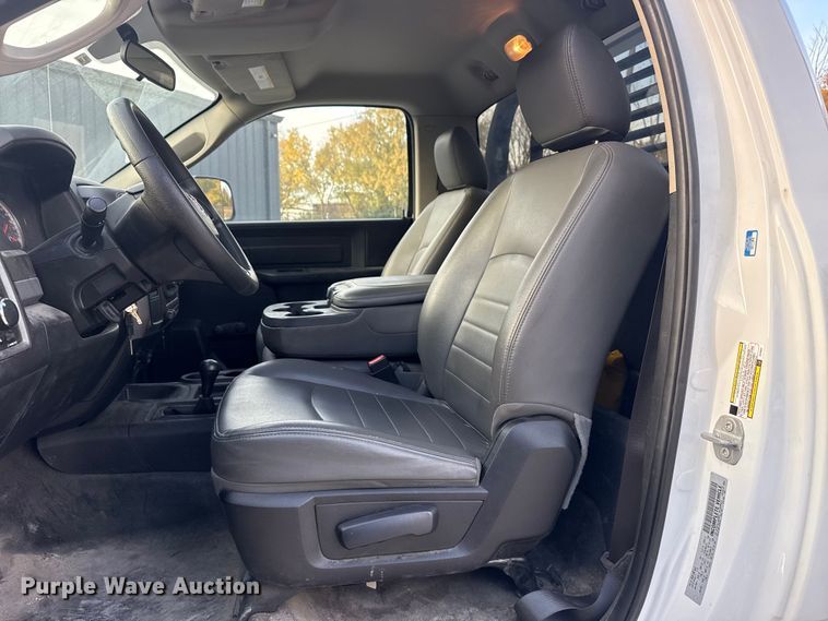 image for item DQ4146 2018 RAM 3500HD flatbed pickup truck